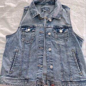 Women’s Denim Vest from Maurice’s. Large. New.